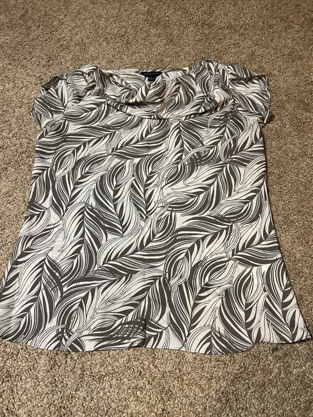 Banana Republic Brown & White Leaf-Print Short Sleeve Blouse